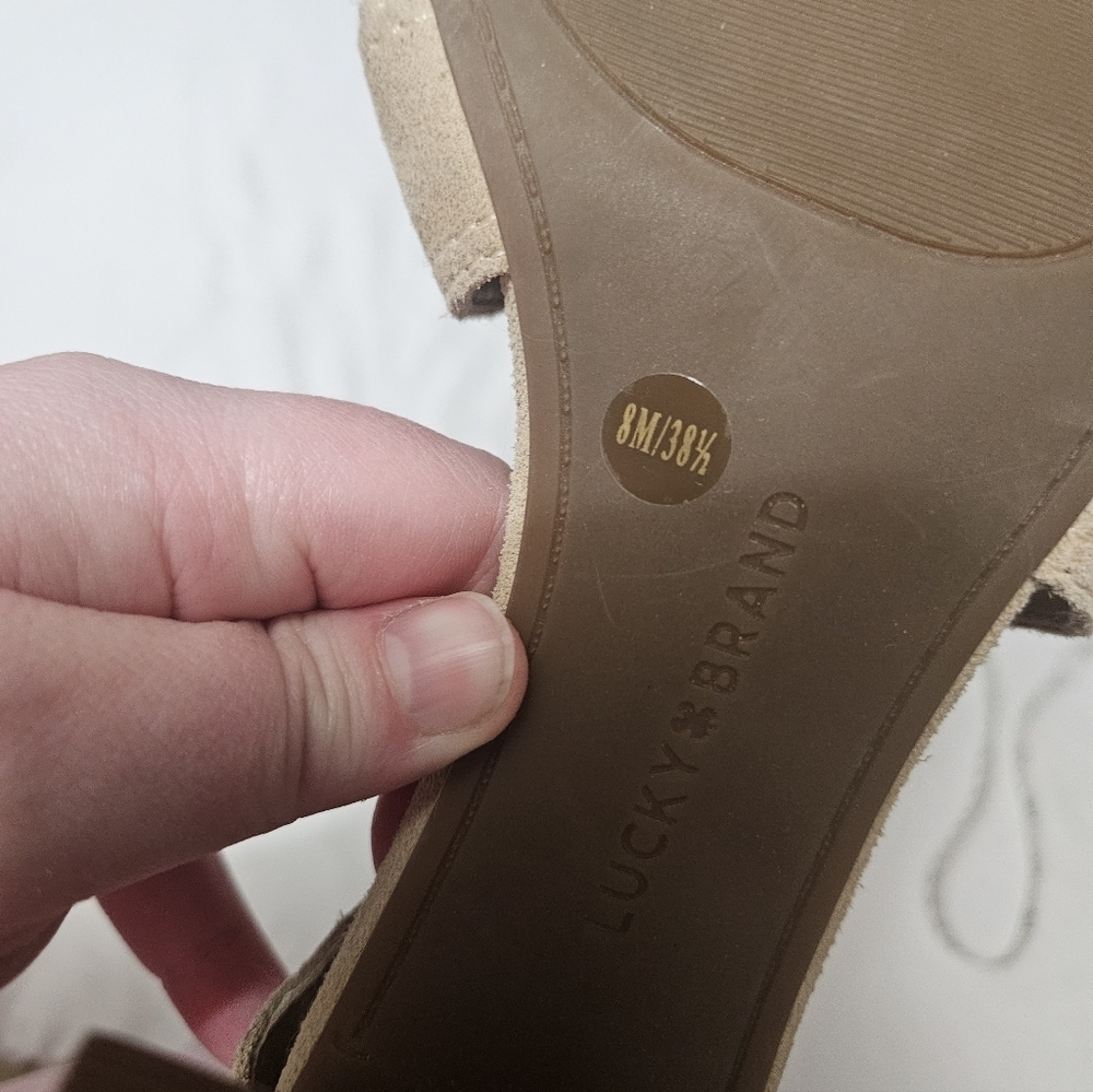 Lucky Brand Vidva Block Heel Preppy Zip Back Heeled Strappy Sandal Size 8.5 - Picture 7 of 8